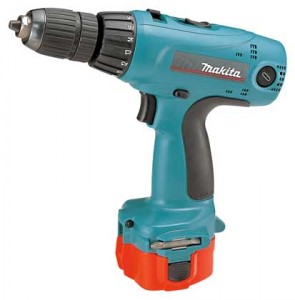 Дрель-шуруповерт Makita 6317DWAE