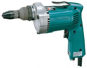 Дрель-шуруповерт Makita 6805BV