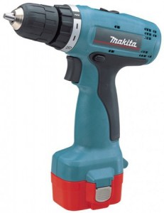 Дрель-шуруповерт Makita 6270 DWPLE