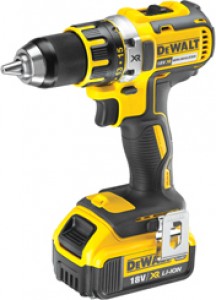 Дрель-шуруповерт DeWALT DCD790M2