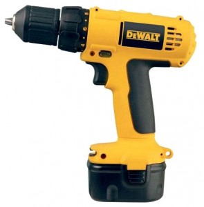 Дрель-шуруповерт DeWALT DC740KAT