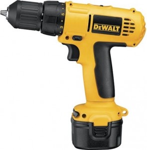 Дрель-шуруповерт DeWALT DC750KA