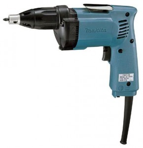 Шуруповерт Makita 6822