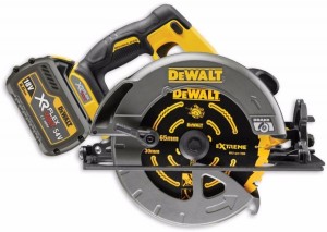 Дисковая пила DeWALT DCS575NT