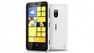 Смартфон Nokia Lumia 620 White